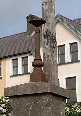 Lamp standard
